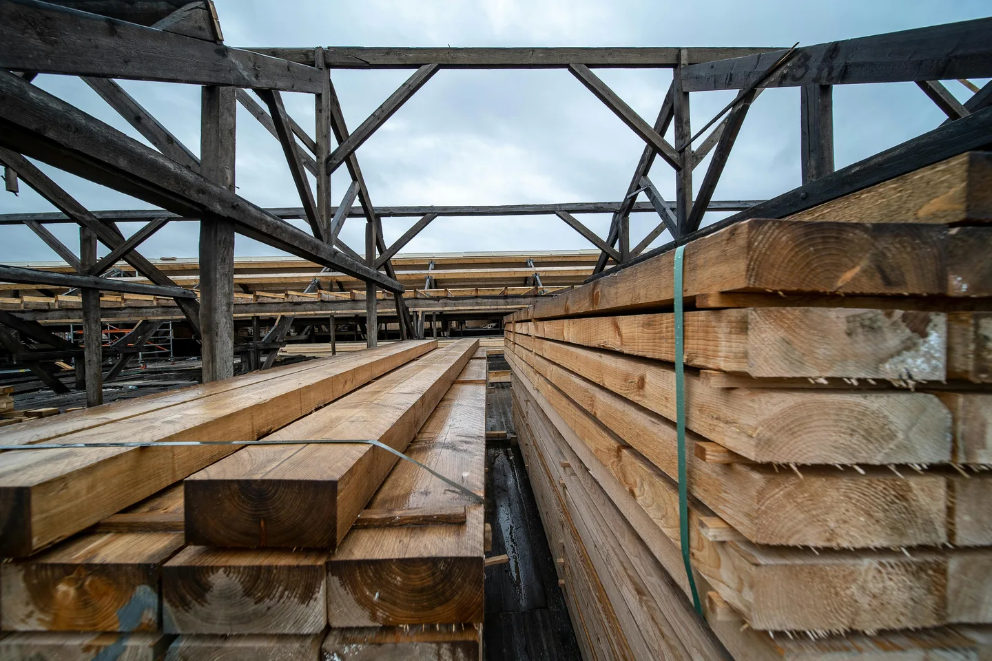 Building materials yard safety: protecting teams in high-traffic environments