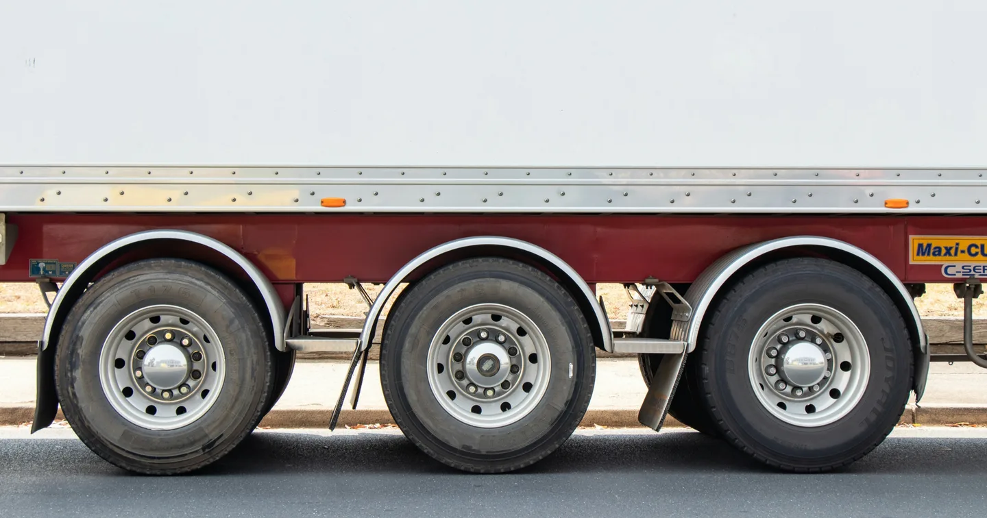 Higher Truckdriver Wages: More Safety, Less Injuries?