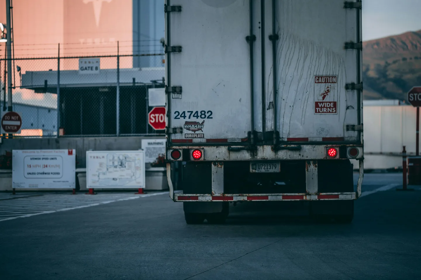 Logistics & freight safety: why loading docks are the most dangerous zones